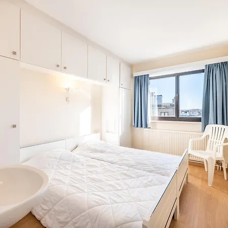 In St-idesbald With Sea View, Cleaning Included Apartamento *
